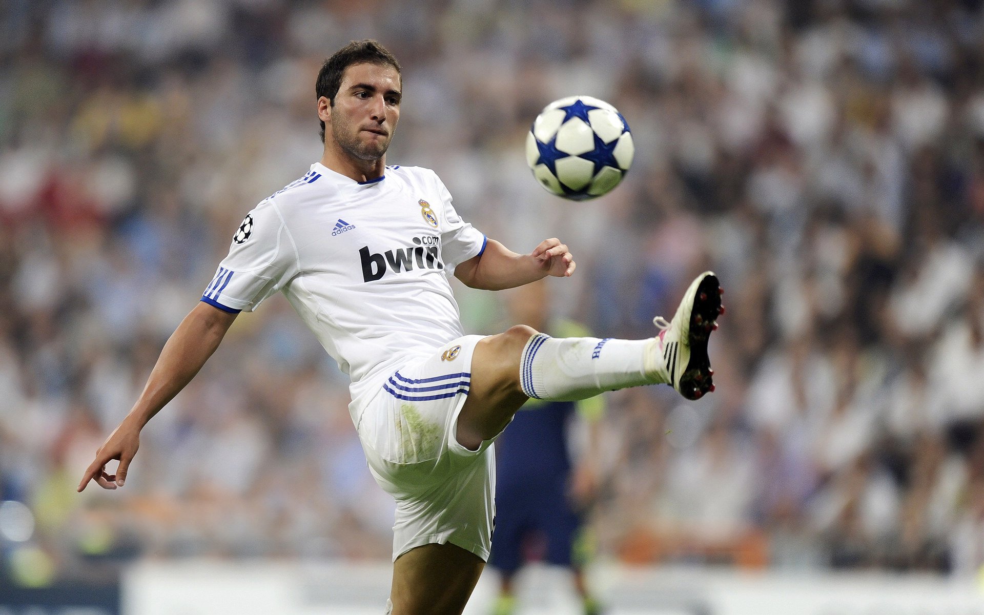 乌拉圭队前锋洛佩斯在巴黎奥运会上表现出色，拉齐奥洛佩斯